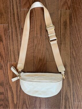 Urban Expressions Cream Crossbody Belt Bag with Gold Hardware